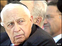 Diario Accion de General Rodriguez, politica, actualidad, noticias e informacion, personalidades e instituciones, policiales, galerias de fotos; historia de General Rodriguez, sus origenes, edificios, estancias, habitos y costumbres, anecdotas, comercios e industrias, los fundadores, antiguas instituciones, fotos e imagenes; suplementos especiales: la crisis politica, economica y social de la Argentina, los acontecimientos de Diciembre de 2001, articulos y entrevistas; Emigracion: toda la informacion destinada a aquellos que desean emigrar, radicarse o estudiar en el exterior, visas, pasaportes, consejos, guias, informacion util, links; Trueque: novedades e informacion, links, estructura del trueque; el casamiento de Maxima Zorreguieta y el principe Guillermo Alejandro de Holanda; Guerra de Afganistan: galeria de imagenes e informacion sobre la primera guerra del siglo XXI; la guerra de Irak, Bagdad, Georges W. Bush, Saddam Husseim, el atentado a las torres Gemelas de Nueva York, las twin towers, el 11-s, y descripcion del hecho que conmovio al mundo; los ultimos dias de Pompeya, Herculano; un argentino en el Titanic, galerias de fotos; Nefertiti, reina de Egipto; Luz Sosa de Godoy Cruz; el Graf Zeppelin, el Hindenburg y dirigibles; las islas Malvinas y la corte de Luis XV, Madame Du Barry, Pompadour, Luis XVI, Maria Antonieta, la Revolucion Francesa; Empleo: consultoras, clasificados, agencias de empleo, consejos e informacion util, curriculum vitae, como confeccionarlos, noticias de actualidad; Los numeros de la crisis: Las consecuencias de la crisis politica, economica y social; estadisticas, pobreza, desnutricion, salud y asistencia; noticias regionales y provinciales, columnas y editoriales; informacion para negocios: pymes, links, empresas y negocios; Agenda Cultural con toda la informacion de cursos, universidades, talleres, escuelas y oportunidades, exposiciones de arte de la region; buscadores en Internet, Enlaces: links a los mejores sitios de educacion, cultura, arte, biografias, politica, interes general, web, Links del Diario Accion: RMS Titanic, su historia, su tragico viaje inaugural; historias, testimonios, documentos y articulos sobre el naufragio; links y sitios sobre el tema; la pelicula de Cameron, fotos e imagenes; suplementos especiales, Historia Argentina y de General Rodriguez, la llegada de la democracia en General Rodriguez, la asuncion de Juan Lumbreras como intendente en 1983, galeria de imagenes, sus palabras y los actos, su gabinete, festejos de la comunidad. Fundacion del pueblo de General Rodriguez, sus instituciones y personalidades relevantes, arquitectura y edificios, comercios e industrias, sus comienzos, estancias, inmigraciones italianas, españolas, vascas e irlandesas, anecdotas y efemerides, sus hombres ilustres, el Hospital Vicente Lopez y Planes, su fundacion por las Damas de Beneficencia, el hundimiento del crucero General Belgrano, testimonios de ex combatientes y tripulantes, su comandante Hector Elias Bonzo, fotos e imagenes, recuerdos y homenajes, historia de la familia Bonzo de General Rodriguez, entrevistas y articulos periodisticos. La guerra de Malvinas en el Atlantico Sur, el conflicto belico con Gran Bretaña de 1982, politicos relevantes, Benjamin Paez y Trueba, fotos antiguas de familias fundadoras, galerias de imagenes de pobladores, recorrida virtual por el antiguo General Rodriguez, el paso de la Infanta en 1910, historia de La Serenisima, la familia Mastellone, La Choza, Bernardo de Irigoyen, peronismo y radicalismo y muchisimo mas