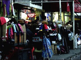 Historia Argentina: Imagenes y fotos, el Centenario, la belle epoque, los años veinte y las decadas del treinta y cuarenta, el peronismo, Eva Peron y Juan Domingo Peron; arquitectura, palacios y estancias, personalidades y hechos relevantes; anecdotas, habitos y costumbres, las grandes tiendas, comercios e industrias; presidentes, politicos, funcionarios y personalidades de los ambientes cultural, artistico, economico, religioso, deportivo y cientifico; documentos y testimonios; el Jockey Club; Argentina y la politica exterior, su insercion en el mundo