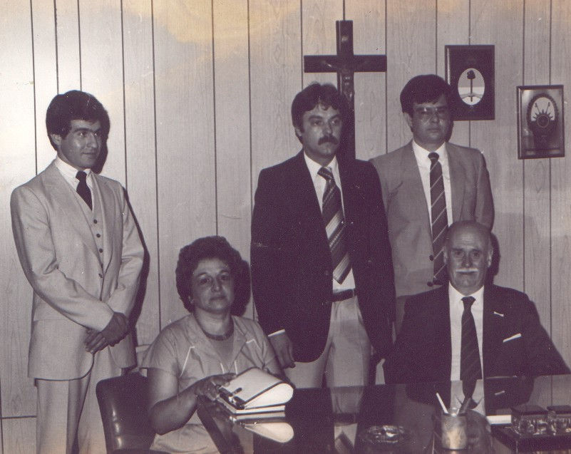 Diario Accion de General Rodriguez, politica, actualidad, noticias e informacion, personalidades e instituciones, policiales, galerias de fotos; historia de General Rodriguez, sus origenes, edificios, estancias, habitos y costumbres, anecdotas, comercios e industrias, los fundadores, antiguas instituciones, fotos e imagenes; suplementos especiales: la crisis politica, economica y social de la Argentina, los acontecimientos de Diciembre de 2001, articulos y entrevistas; Emigracion: toda la informacion destinada a aquellos que desean emigrar, radicarse o estudiar en el exterior, visas, pasaportes, consejos, guias, informacion util, links; Trueque: novedades e informacion, links, estructura del trueque; el casamiento de Maxima Zorreguieta y el principe Guillermo Alejandro de Holanda; Guerra de Afganistan: galeria de imagenes e informacion sobre la primera guerra del siglo XXI; la guerra de Irak, Bagdad, Georges W. Bush, Saddam Husseim, el atentado a las torres Gemelas de Nueva York, las twin towers, el 11-s, y descripcion del hecho que conmovio al mundo; los ultimos dias de Pompeya, Herculano; un argentino en el Titanic, galerias de fotos; Nefertiti, reina de Egipto; Luz Sosa de Godoy Cruz; el Graf Zeppelin, el Hindenburg y dirigibles; las islas Malvinas y la corte de Luis XV, Madame Du Barry, Pompadour, Luis XVI, Maria Antonieta, la Revolucion Francesa; John Fitzgerald Kennedy y Jacqueline en la Argentina; Empleo: consultoras, clasificados, agencias de empleo, consejos e informacion util, curriculum vitae, como confeccionarlos, noticias de actualidad; Los numeros de la crisis: Las consecuencias de la crisis politica, economica y social; estadisticas, pobreza, desnutricion, salud y asistencia; noticias regionales y provinciales, columnas y editoriales; informacion para negocios: pymes, links, empresas y negocios; Agenda Cultural con toda la informacion de cursos, universidades, talleres, escuelas y oportunidades, exposiciones de arte de la region; buscadores en Internet, Enlaces: links a los mejores sitios de educacion, cultura, arte, biografias, politica, interes general, web, Links del Diario Accion: RMS Titanic, su historia, su tragico viaje inaugural; historias, testimonios, documentos y articulos sobre el naufragio; links y sitios sobre el tema; la pelicula de Cameron, fotos e imagenes; suplementos especiales, Historia Argentina y de General Rodriguez, la llegada de la democracia en General Rodriguez, la asuncion de Juan Lumbreras como intendente en 1983, galeria de imagenes, sus palabras y los actos, su gabinete, festejos de la comunidad. Fundacion del pueblo de General Rodriguez, sus instituciones y personalidades relevantes, arquitectura y edificios, comercios e industrias, sus comienzos, estancias, inmigraciones italianas, españolas, vascas e irlandesas, anecdotas y efemerides, sus hombres ilustres, el Hospital Vicente Lopez y Planes, su fundacion por las Damas de Beneficencia, el hundimiento del crucero General Belgrano, testimonios de ex combatientes y tripulantes, su comandante Hector Elias Bonzo, fotos e imagenes, recuerdos y homenajes, historia de la familia Bonzo de General Rodriguez, entrevistas y articulos periodisticos. La guerra de Malvinas en el Atlantico Sur, el conflicto belico con Gran Bretaña de 1982, politicos relevantes, Benjamin Paez y Trueba, fotos antiguas de familias fundadoras, galerias de imagenes de pobladores, recorrida virtual por el antiguo General Rodriguez, el paso de la Infanta en 1910, historia de La Serenisima, la familia Mastellone, La Choza, Bernardo de Irigoyen, peronismo y radicalismo y muchisimo mas,Historia Argentina y de General Rodriguez, la llegada de la democracia en General Rodriguez, la asuncion de Juan Lumbreras como intendente en 1983, galeria de imagenes, sus palabras y los actos, su gabinete, festejos de la comunidad. Fundacion del pueblo de General Rodriguez, sus instituciones y personalidades relevantes, arquitectura y edificios, comercios e industrias, sus comienzos, estancias, inmigraciones italianas, españolas, vascas e irlandesas, anecdotas y efemerides, sus hombres ilustres, el Hospital Vicente Lopez y Planes, su fundacion por las Damas de Beneficencia, el hundimiento del crucero General Belgrano, testimonios de ex combatientes y tripulantes, su comandante Hector Elias Bonzo, fotos e imagenes, recuerdos y homenajes, historia de la familia Bonzo de General Rodriguez, entrevistas y articulos periodisticos. La guerra de Malvinas en el Atlantico Sur, el conflicto belico con Gran Bretaña de 1982, politicos relevantes, Benjamin Paez y Trueba, fotos antiuas de familias fundadoras, galerias de imagenes de pobladores, recorrida virtual por el antiguo General Rodriguez, el paso de la Infanta en 1910, historia de La Serenisima, la familia Mastellone, La Choza, Bernardo de Irigoyen, peronismo y radicalismo