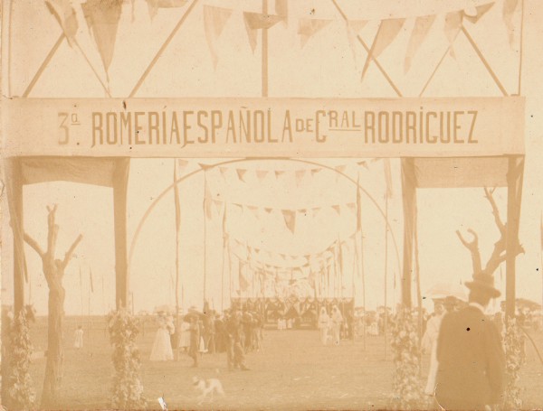 Diario Accion de General Rodriguez, politica, actualidad, noticias e informacion, personalidades e instituciones, policiales, galerias de fotos; historia de General Rodriguez, sus origenes, edificios, estancias, habitos y costumbres, anecdotas, comercios e industrias, los fundadores, antiguas instituciones, fotos e imagenes; suplementos especiales: la crisis politica, economica y social de la Argentina, los acontecimientos de Diciembre de 2001, articulos y entrevistas; Emigracion: toda la informacion destinada a aquellos que desean emigrar, radicarse o estudiar en el exterior, visas, pasaportes, consejos, guias, informacion util, links; Trueque: novedades e informacion, links, estructura del trueque; el casamiento de Maxima Zorreguieta y el principe Guillermo Alejandro de Holanda; Guerra de Afganistan: galeria de imagenes e informacion sobre la primera guerra del siglo XXI; el atentado a las torres Gemelas de Nueva York y dscripcion del hecho que conmovio al mundo; Empleo: consultoras, clasificados, agencias de empleo, consejos e informacion util, curriculum vitae, como confeccionarlos, noticias de actualidad; 
Los numeros de la crisis: Las consecuencias de la crisis politica, economica y social; estadisticas, pobreza, desnutricion, salud y asistencia; noticias regionales y provinciales, columnas y editoriales; informacion para negocios: pymes, links, empresas y negocios; Agenda Cultural con toda la informacion de cursos, universidades, talleres, escuelas y oportunidades, exposiciones de arte de la region; buscadores en Internet, Enlaces: links a los mejores sitios de educacion, cultura, arte, biografias, politica, interes general, web, Links del Diario Accion: RMS Titanic, su historia, su tragico viaje inaugural; historias, testimonios, documentos y articulos sobre el naufragio; links y sitios sobre el tema; la pelicula de Cameron, fotos e imagenes; suplementos especiales y muchisimo mas