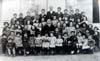 Ni&ntilde;os de la escuela (aproxim&aacute;damente a&ntilde;o  30). Foto enviada por  Gabriel Angel Tudela.