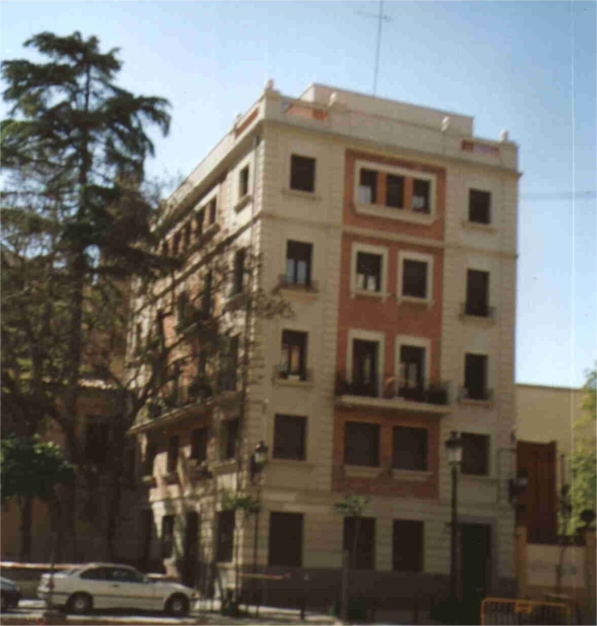 Vista y situaci�n del edificio donde se ubicar� el Centro Parroquial