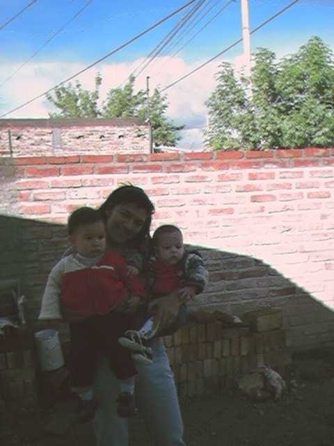 Mi esposa Adry con Bruno y nuestro sobrino