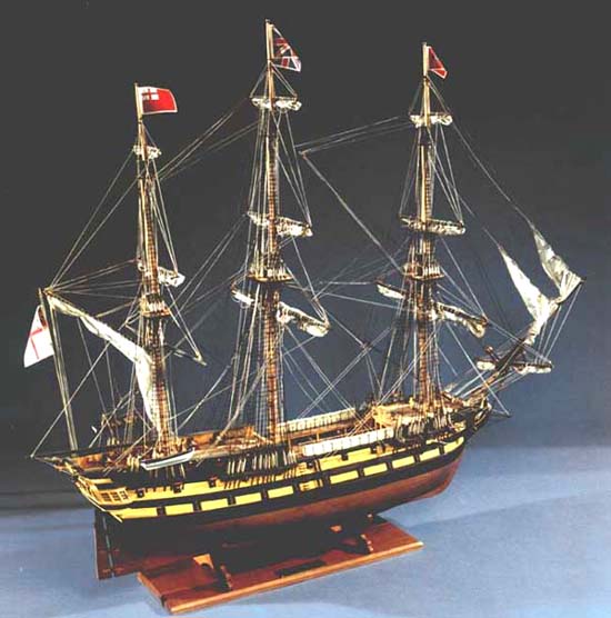 Ein Modell der britischen Fregatte SERAPIS