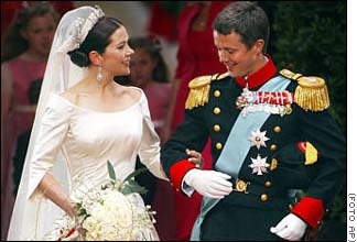 Frederik,Mary Elizabeth Donaldson,Copenhague,Trine Petersen,Amalienborg,Fredensborg,Letizia Ortiz,Mary Donaldson,Princesa ,Diario Accion de General Rodriguez, politica, actualidad, noticias e informacion, personalidades e instituciones, policiales, galerias de fotos; historia de General Rodriguez, sus origenes, edificios, estancias, habitos y costumbres, anecdotas, comercios e industrias, los fundadores, antiguas instituciones, fotos e imagenes; suplementos especiales: la crisis politica, economica y social de la Argentina, los acontecimientos de Diciembre de 2001, articulos y entrevistas; Emigracion: toda la informacion destinada a aquellos que desean emigrar, radicarse o estudiar en el exterior, visas, pasaportes, consejos, guias, informacion util, links; Trueque: novedades e informacion, links, estructura del trueque; el casamiento de Maxima Zorreguieta y el principe Guillermo Alejandro de Holanda; Guerra de Afganistan: galeria de imagenes e informacion sobre la primera guerra del siglo XXI; la guerra de Irak, Bagdad, Georges W. Bush, Saddam Husseim, el atentado a las torres Gemelas de Nueva York, las twin towers, el 11-s, y descripcion del hecho que conmovio al mundo; Empleo: consultoras, clasificados, agencias de empleo, consejos e informacion util, curriculum vitae, como confeccionarlos, noticias de actualidad; 
Los numeros de la crisis: Las consecuencias de la crisis politica, economica y social; estadisticas, pobreza, desnutricion, salud y asistencia; noticias regionales y provinciales, columnas y editoriales; informacion para negocios: pymes, links, empresas y negocios; Agenda Cultural con toda la informacion de cursos, universidades, talleres, escuelas y oportunidades, exposiciones de arte de la region; buscadores en Internet, Enlaces: links a los mejores sitios de educacion, cultura, arte, biografias, politica, interes general, web, Links del Diario Accion: RMS Titanic, su historia, su tragico viaje inaugural; historias, testimonios, documentos y articulos sobre el naufragio; links y sitios sobre el tema; la pelicula de Cameron, fotos e imagenes; suplementos especiales, Historia Argentina y de General Rodriguez, la llegada de la democracia en General Rodriguez, la asuncion de Juan Lumbreras como intendente en 1983, galeria de imagenes, sus palabras y los actos, su gabinete, festejos de la comunidad. Fundacion del pueblo de General Rodriguez, sus instituciones y personalidades relevantes, arquitectura y edificios, comercios e industrias, sus comienzos, estancias, inmigraciones italianas, españolas, vascas e irlandesas, anecdotas y efemerides, sus hombres ilustres, el Hospital Vicente Lopez y Planes, su fundacion por las Damas de Beneficencia, el hundimiento del crucero General Belgrano, testimonios de ex combatientes y tripulantes, su comandante Hector Elias Bonzo, fotos e imagenes, recuerdos y homenajes, historia de la familia Bonzo de General Rodriguez, entrevistas y articulos periodisticos. La guerra de Malvinas en el Atlantico Sur, el conflicto belico con Gran Bretaña de 1982, politicos relevantes, Benjamin Paez y Trueba, fotos antiguas de familias fundadoras, galerias de imagenes de pobladores, recorrida virtual por el antiguo General Rodriguez, el paso de la Infanta en 1910, historia de La Serenisima, la familia Mastellone, La Choza, Bernardo de Irigoyen, peronismo y radicalismo y muchisimo mas