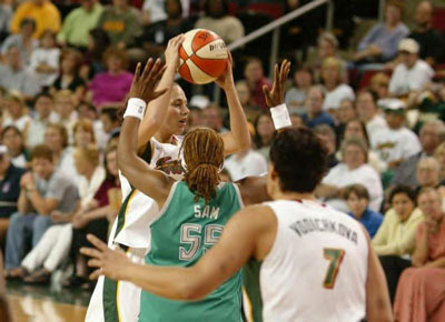 Sue Bird looking to pass the ball