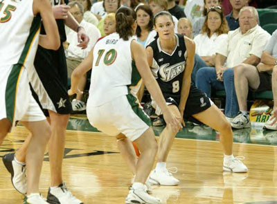 Sue Bird guarding Azzi