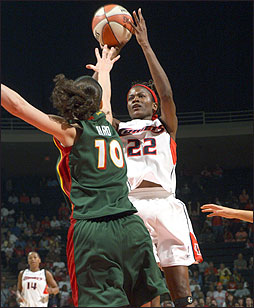 Sue Bird Defends Cheryl Swoopes