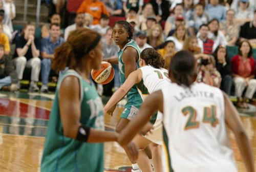 Sue Bird guarding Edwards
