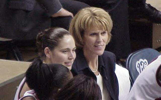 Sue Bird and her UConn Teammates and Coaching Staff