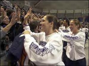 Sue Bird high five fans