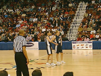 Sue and Nicole during Swin's free throw