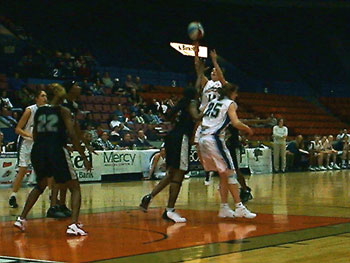 Sue Bird with her famous jump shot