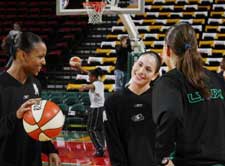 Sue Bird, Tamika Williams and Svetlana Abrosimova before Storm Vs. Lynx Game