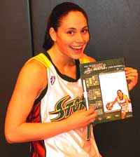 Sue Bird holding her memo board