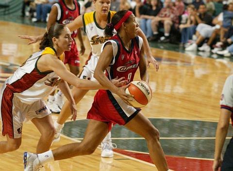 Sue Bird Steal attempt