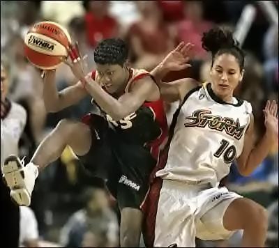Sue Bird defend