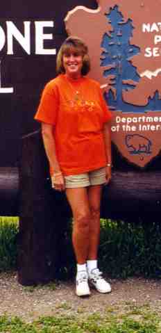 mom1.jpg (9904 bytes)
