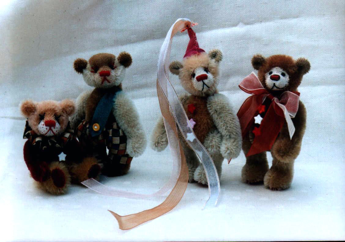 Clowns, all 'one-offs', size 8 - 10 cm