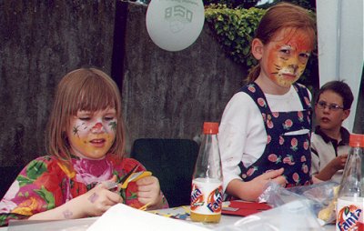 Kinderschminken und Basteln