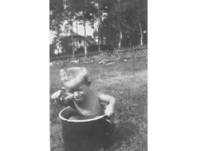 I remember being photographed-10mo's