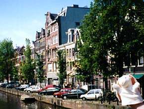 Bun-bunny in Amsterdam & canal str's