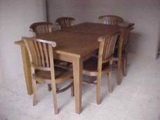 Bdiningtablewithtandukchairs.jpg