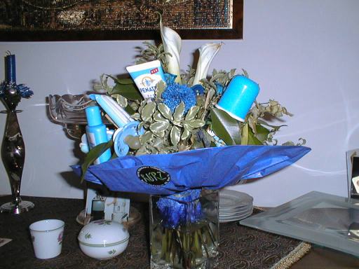 gift01.jpg (39647 bytes)