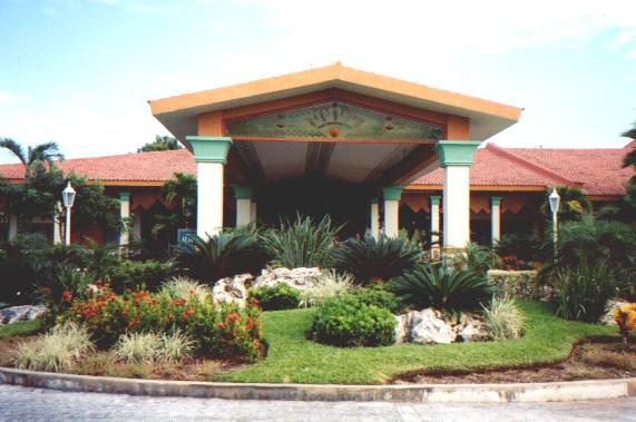 RIU Playacar Entrance from Street