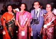 with_Ladies_from_India.jpg (6440 bytes)