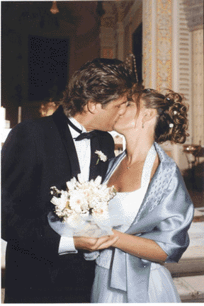 /user/Web_Wedding_Kiss.GIF