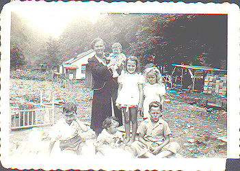 Elizabeth Ema Graham Cyphers and unidentified children