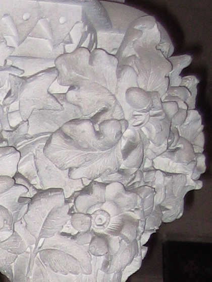Finely sculpted top of the pillar