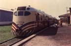Vista del coche motor 2779 detenido en estacion Corbett - 10/9/1977.Carlos Perez Darnaud