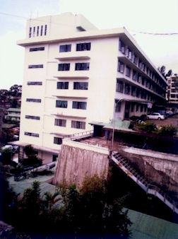 Which floor would you call the "main floor" of this dorm?  Menche & Jocelyn shared room on 2nd floor from the roof. hehehe