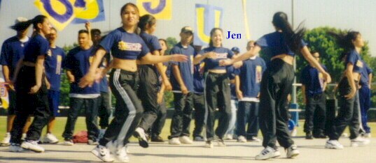 See if you can find Menche in this photo.  Incase you didn't find me last time... HERE I am!!!