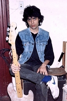 Claudio a los 20 a�os, en su casa de Buenos Aires, Argentina.