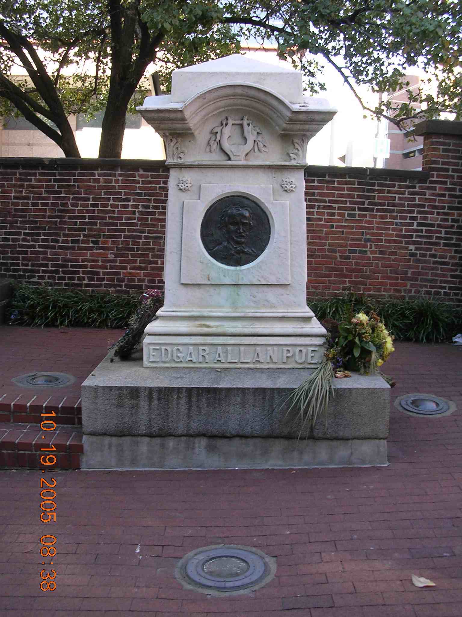 Poe grave