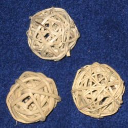 Small_Willow_Balls.jpg (16127 bytes)