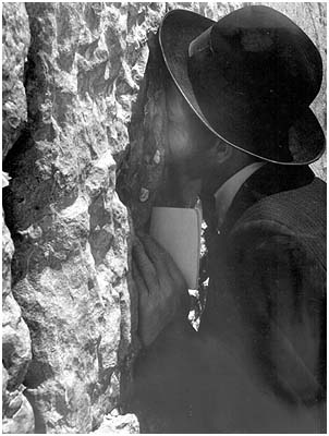 Sandu and Dinu Mendrea at The Kotel