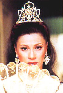 Monica Saffay as Elisabeth