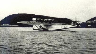 Hidroavi�o no Porto da Horta