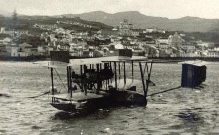 Hidroavi�o no Porto da Horta 