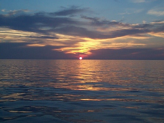 (54KB) Sunset. Mangrove Cay, Grand Bahama, Bahamas.