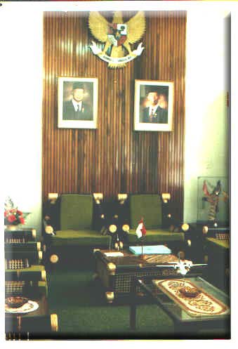 Kursi3.jpg (33062 bytes)