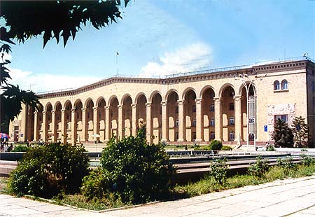 The Building of Executive Authority