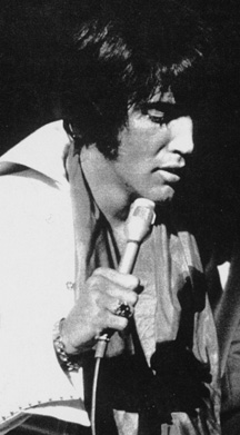 even if he was getting a little heavy, still hott. still hott, my friend.