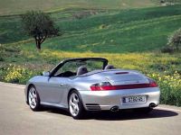 Porsche 911 Carrera 4S Cabriolet Sportief rijden onder de blote hemel: Porsche 911 