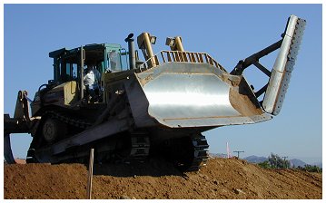 dozer_close.JPG (23726 bytes)