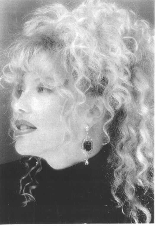 gina1.jpg (34599 bytes)